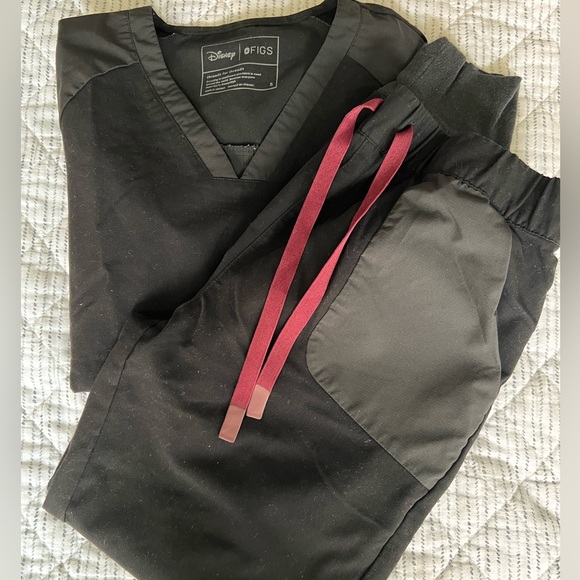 DINSEY X FIGS COLLAB - Picture 1 of 16